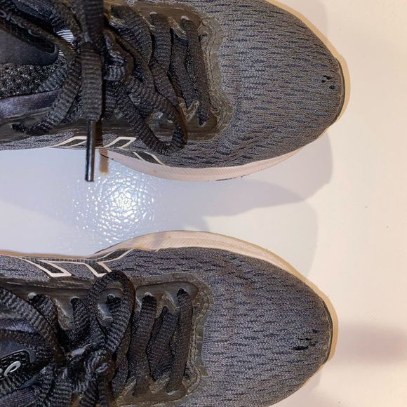 ASICS size 7 1/2 running sneakers - Picture 4 of 9